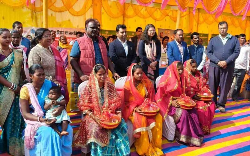 सरकारी सेवाओं को गांवों तक पहुंचाने के लिए नलिता, कोलचोकड़ा और केन्दो पंचायत में विशेष शिविर