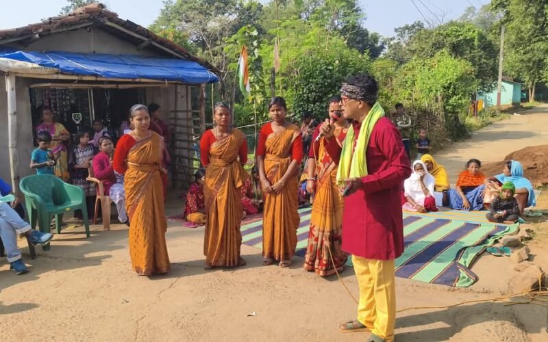 खरसावां–सरायकेला में नुक्कड़ नाटक के जरिए गूंजा महिला सुरक्षा का संदेश