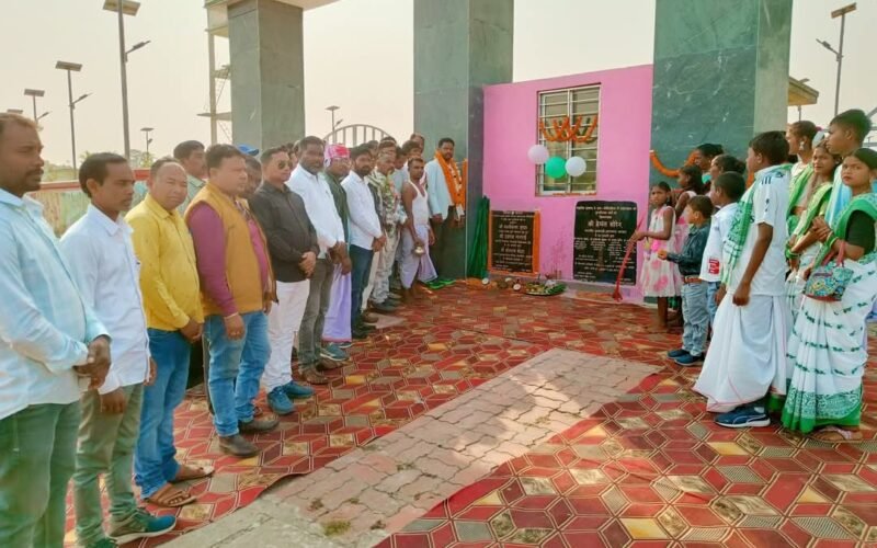 तितिरबिला में ग्राम देवी जहेरा स्थल का विधायक दशरथ गागराई ने किया उद्घाटन