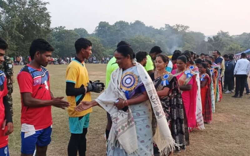 धुरीपदा में दो दिवसीय फुटबॉल प्रतियोगिता सम्पन्न, वीर बिरसा बारूबेड़ा लगातार दूसरी बार चैंपियन