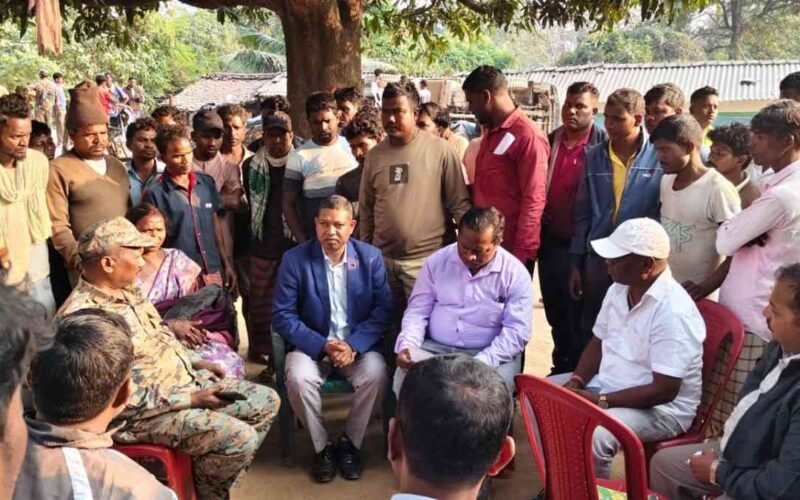 पालोबेड़ा में दर्दनाक हादसा — घर पर पलटा हाइवा, पिता-बेटी की मौत, कंपनी ने दिया 25 लाख मुआवजे का आश्वासन