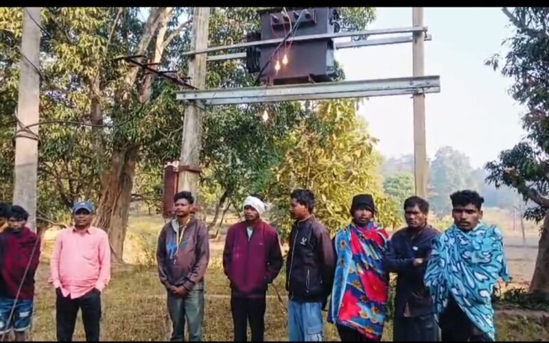 बिजली संकट से मिली राहत — बम्बासाई टोला टिपुसाइ में लगा नया ट्रांसफार्मर, ग्रामीणों ने जताया आभार