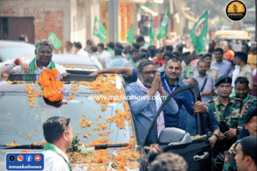 घाटशिला में मुख्यमंत्री हेमंत सोरेन के रोड शो के दौरान तापस चटर्जी ने क्षेत्र के विकास से जुड़ी मांगें रखीं