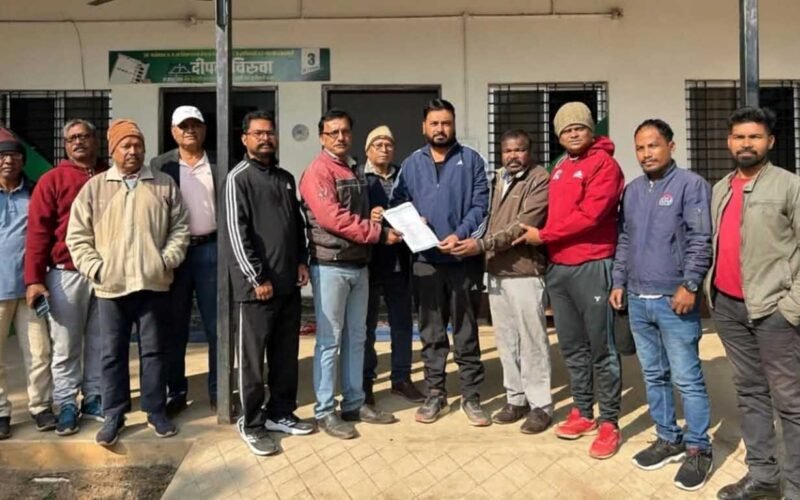 चाईबासा ‘नो एंट्री’ मांग : प्रतिनिधिमंडल पहुँचा मंत्री कार्यालय, मंत्री अनुपस्थित