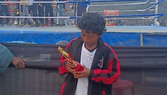 जमशेदपुर खेल महोत्सव में नन्ही बॉक्सर दीपिका सोय ने जीता रजत पदक