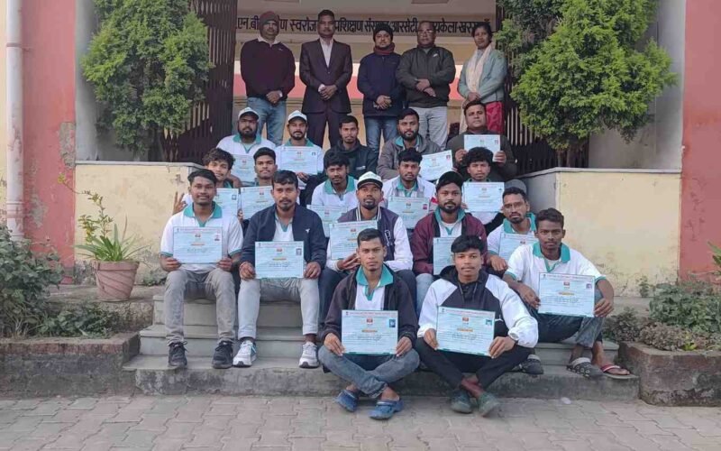 पीएनबी आरसेटी सरायकेला में 30 दिवसीय मोबाइल मरम्मत प्रशिक्षण का समापन, 19 प्रशिक्षुओं को मिले प्रमाण पत्र