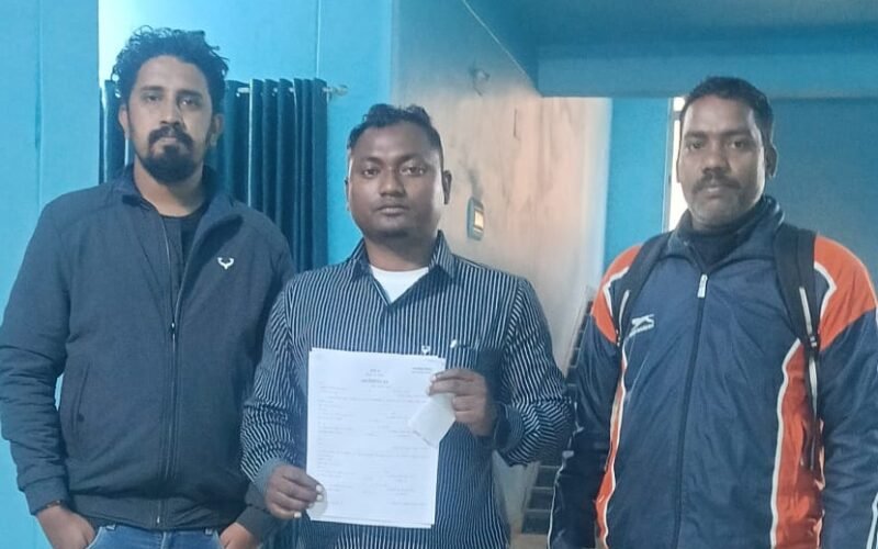 मानगो नगर निगम चुनाव: वार्ड 09 से विजय सोय ने नामांकन पत्र लिया