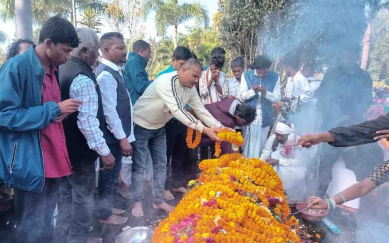 खरसावां को फूल नहीं, खून का हिसाब चाहिए, कुआँ खोदकर हो DNA जाँच, तभी साबित होगी आदिवासी हितैषी सरकार:- धी रामहरि पेरियार