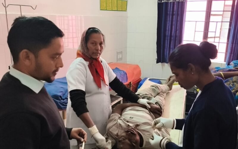 राजनगर में दो बाइकों की आमने-सामने टक्कर, एक युवक समेत तीन गंभीर घायल