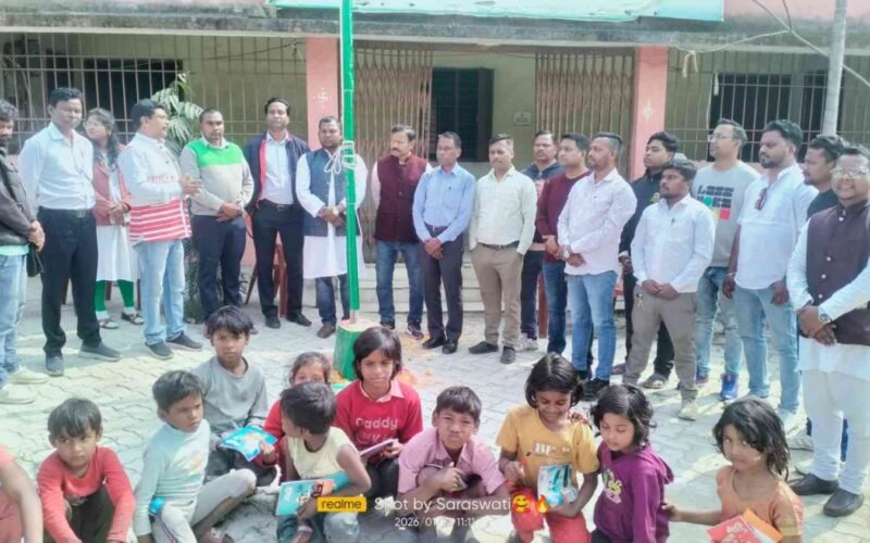 गोलमुरी में आदिवासी हो समाज भवन में 77वां गणतंत्र दिवस समारोह आयोजित