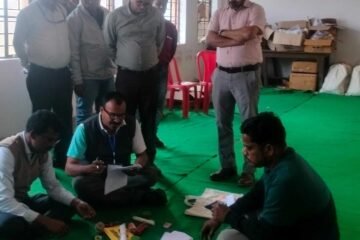 सरायकेला: नगरपालिका आम निर्वाचन–2026 की तैयारियों का उपायुक्त ने किया निरीक्षण
