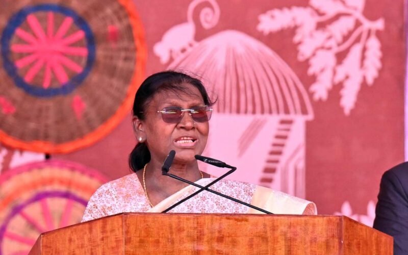 जमशेदपुर: राष्ट्रपति द्रौपदी मुर्मू के प्रस्तावित दौरे को लेकर प्रशासन अलर्ट, तैयारियों की समीक्षा