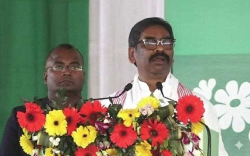 शहीद दिवस पर सेरेंगसिया पहुंचे मुख्यमंत्री हेमंत सोरेन, शिक्षा को बताया समाज की मजबूत नींव