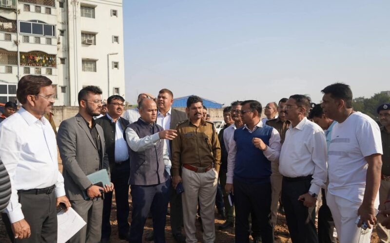 जमशेदपुर में राष्ट्रपति के प्रस्तावित दौरे को लेकर प्रशासन ने किया कार्यक्रम स्थल का निरीक्षण