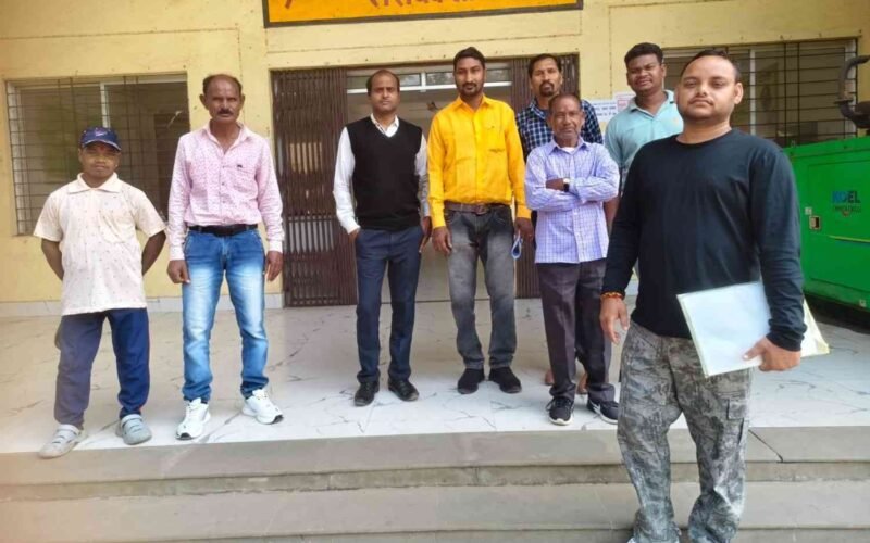 नगर निकाय चुनाव: वार्ड संख्या 9 से रूपेश बारीक ने पार्षद पद के लिए दाखिल किया नामांकन