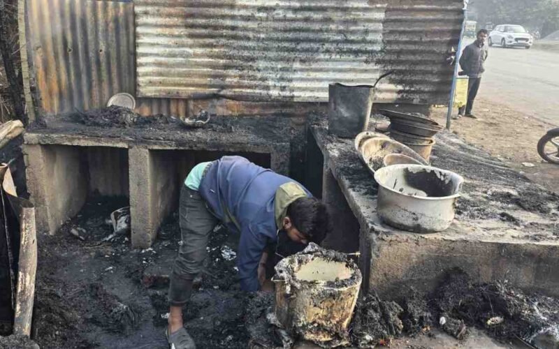 कांड्रा में होटल में लगी आग, करीब ₹50 हजार का नुकसान