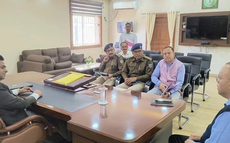 नगरपालिका चुनाव-2026: चाईबासा व चक्रधरपुर में शस्त्र जमा नहीं करने वालों पर होगी कार्रवाई