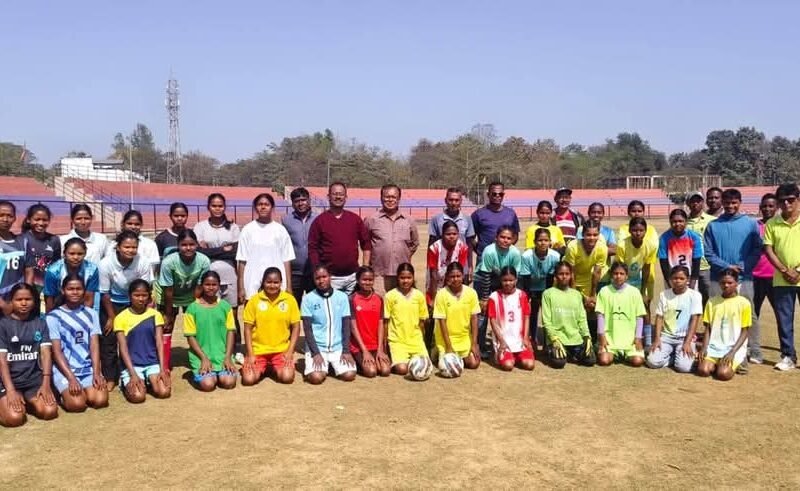 सरायकेला-खरसावां में महिला फुटबॉल को बढ़ावा, भगवान बिरसा मुंडा स्टेडियम में ट्रायल कैंप आयोजित