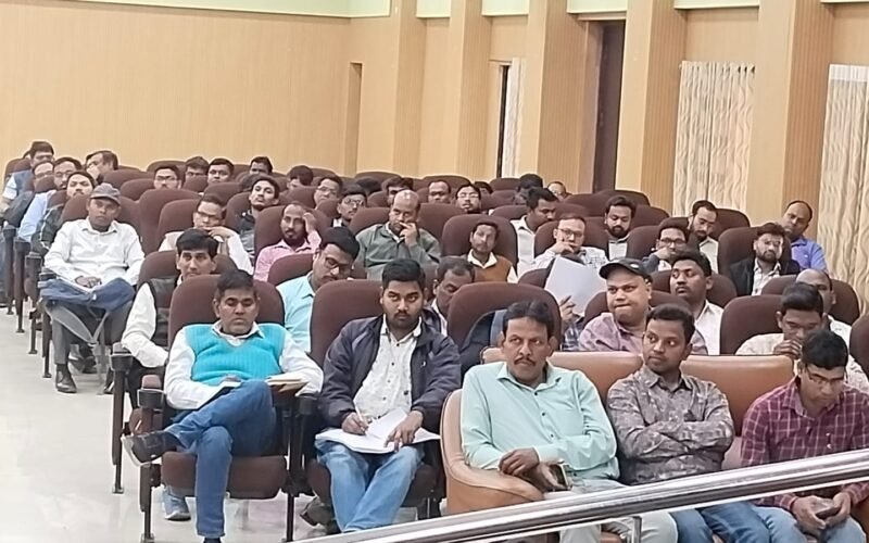 सरायकेला में नगरपालिका आम निर्वाचन–2026 को लेकर माइक्रो ऑब्जर्वरों का प्रशिक्षण आयोजित