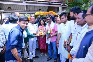 सरायकेला नप के नवनिर्वाचित अध्यक्ष मनोज चौधरी ने मुख्यमंत्री व गांडेय विधायक से की शिष्टाचार मुलाकात