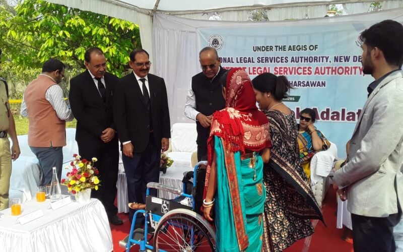 सरायकेला: सिविल कोर्ट में राष्ट्रीय लोक अदालत का सफल आयोजन, 7,626 मामलों का निपटारा