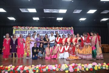 सरायकेला में पीएम श्री विद्यालयों के विद्यार्थियों के लिए जिला स्तरीय सांस्कृतिक व खेलकूद प्रतियोगिता आयोजित