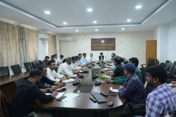 पश्चिमी सिंहभूम में मोबाइल नेटवर्क, आधार और प्रज्ञा केंद्रों को लेकर समीक्षा बैठक, प्रशासन सख्त