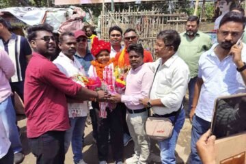 चेन्नई में किक बॉक्सिंग नेशनल चैंपियनशिप में मेडल जीतकर लौटीं दिव्या सोय, जमशेदपुर में हुआ भव्य स्वागत