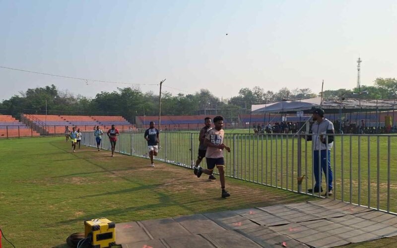 सरायकेला-खरसावाँ में गृह रक्षक नामांकन परीक्षा संपन्न, दौड़ में 505 अभ्यर्थी सफल