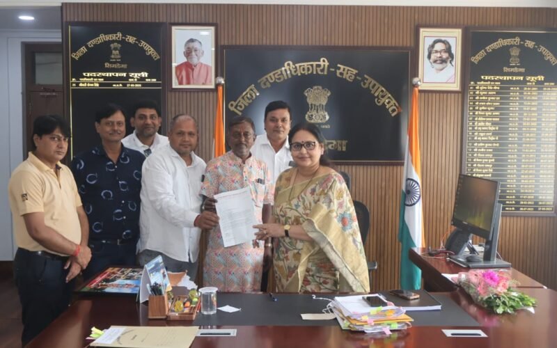 ओडिशा के प्रतिनिधिमंडल ने सिमडेगा डीसी कंचन सिंह से की शिष्टाचार मुलाकात, सेवा भाव और सादगी की सराहना