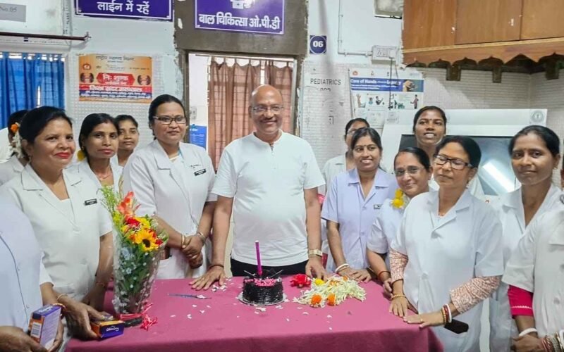 अंतरराष्ट्रीय नर्स दिवस पर सदर अस्पताल में नर्सों को किया गया सम्मानित