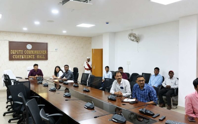 बाल संवाद कार्यक्रम में उपायुक्त ने विद्यार्थियों को किया प्रेरित, शिक्षा में उत्कृष्टता पर दिया जोर