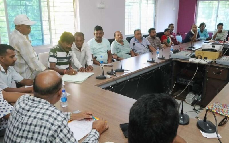 सरायकेला नगर पंचायत में जन वितरण प्रणाली एवं पीएम आवास योजना को लेकर महत्वपूर्ण बैठक, वार्डवार विशेष शिविर की तिथि घोषित