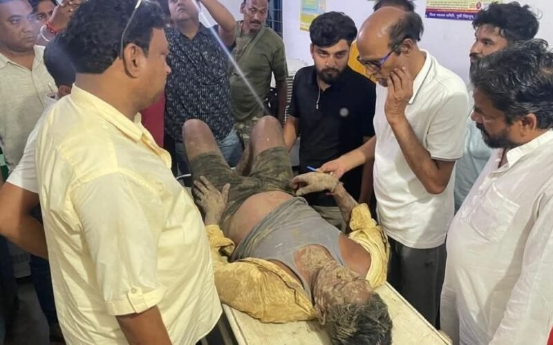 चाकुलिया वन क्षेत्र में हाथियों के हमले में सब्जी विक्रेता गंभीर घायल, झाड़ग्राम रेफर
