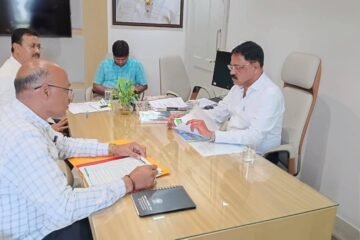 छऊ कला के संरक्षण और सरायकेला के विकास को लेकर मंत्री सुदिव्य सोनू से मिले मनोज चौधरी
