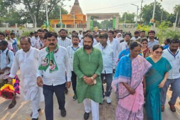 सरायकेला: बीएलए-2 प्रशिक्षण सह संगठन सुदृढ़ीकरण कार्यक्रम संपन्न, सैकड़ों लोगों ने थामा झामुमो का दामन