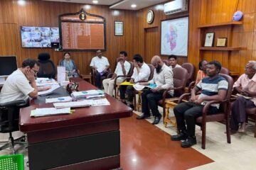 साप्ताहिक जनता दरबार में उपायुक्त ने सुनीं लोगों की समस्याएं, त्वरित समाधान के दिए निर्देश