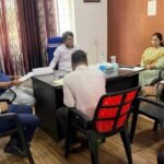 ईचागढ़ अंचल कार्यालय के निरीक्षण में राजस्व कार्यों की धीमी प्रगति पर नाराजगी, 15 दिनों में सुधार के निर्देश