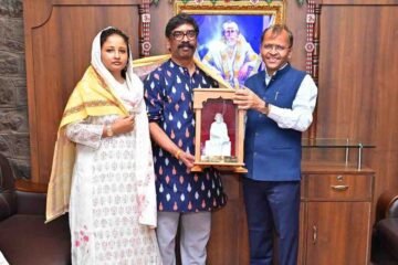 शिरडी में साईं बाबा के दर्शन करने पहुंचे मुख्यमंत्री हेमंत सोरेन, राज्यवासियों की सुख-समृद्धि की कामना की