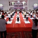अंतर्राष्ट्रीय योग दिवस पर सरायकेला इंडोर स्टेडियम में भव्य सामूहिक योग कार्यक्रम आयोजित