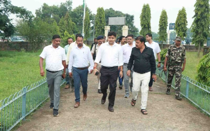 बेनीसागर पुरातत्व स्थल एवं बेलमा डैम का विधायक नीरल पूर्ति और उपायुक्त ने किया निरीक्षण, पर्यटन विकास कार्यों की समीक्षा