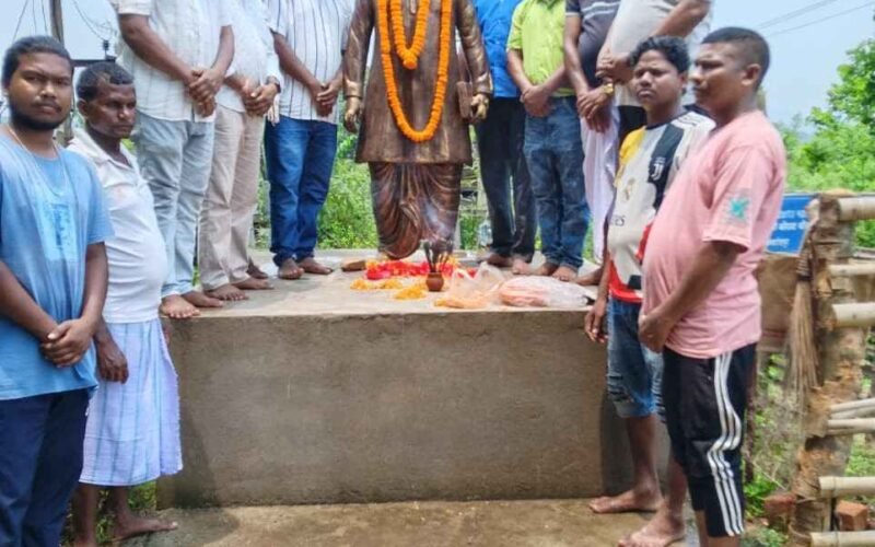 गुरु लको बोदरा की 40वीं पुण्यतिथि पर श्रद्धांजलि सभा, हो भाषा के संरक्षण का लिया संकल्प