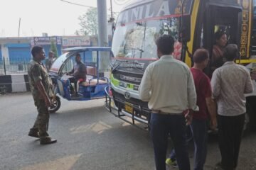सरायकेला मोड़ के समीप चला सघन वाहन जांच अभियान, सड़क सुरक्षा नियमों के पालन पर दिया गया जोर