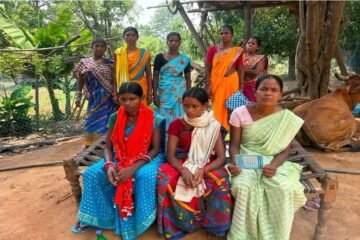 स्वयं सहायता समूह की महिलाओं ने 4 लाख रुपये की कथित अवैध निकासी का लगाया आरोप, कार्रवाई की मांग