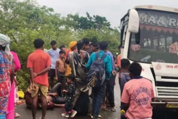 कुनाबेड़ा पुलिया के पास बस-बाइक की आमने-सामने टक्कर, युवक गंभीर रूप से घायल