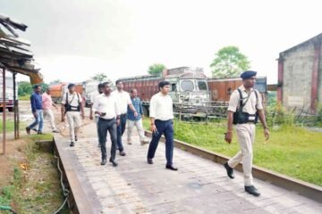 उपायुक्त ने FCI गोदाम पाताहातु का किया निरीक्षण, खाद्यान्न भंडारण व परिवहन व्यवस्था की समीक्षा