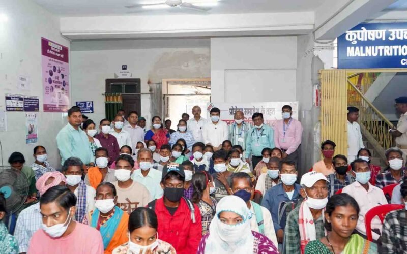 टीबी मुक्त भारत अभियान को मिली गति, चाईबासा में 128 टीबी मरीजों को वितरित किया गया पोषक आहार