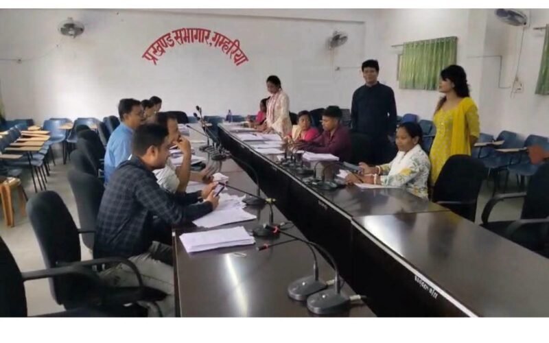 गम्हरिया में विशेष गहन पुनरीक्षण-2026 अभियान की समीक्षा, जिला उप निर्वाचन पदाधिकारी ने नियंत्रण कक्ष का किया निरीक्षण