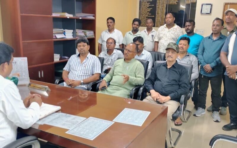 शिबू सोरेन की प्रथम पुण्यतिथि पर चाईबासा में होगा आदमकद प्रतिमा का अनावरण, तैयारियों को लेकर झामुमो की विशेष बैठक