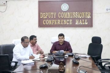 राइट टू सर्विस एक्ट की समीक्षा बैठक: उपायुक्त ने समयबद्ध प्रमाण-पत्र निर्गत करने और विशेष शिविर लगाने के दिए निर्देश